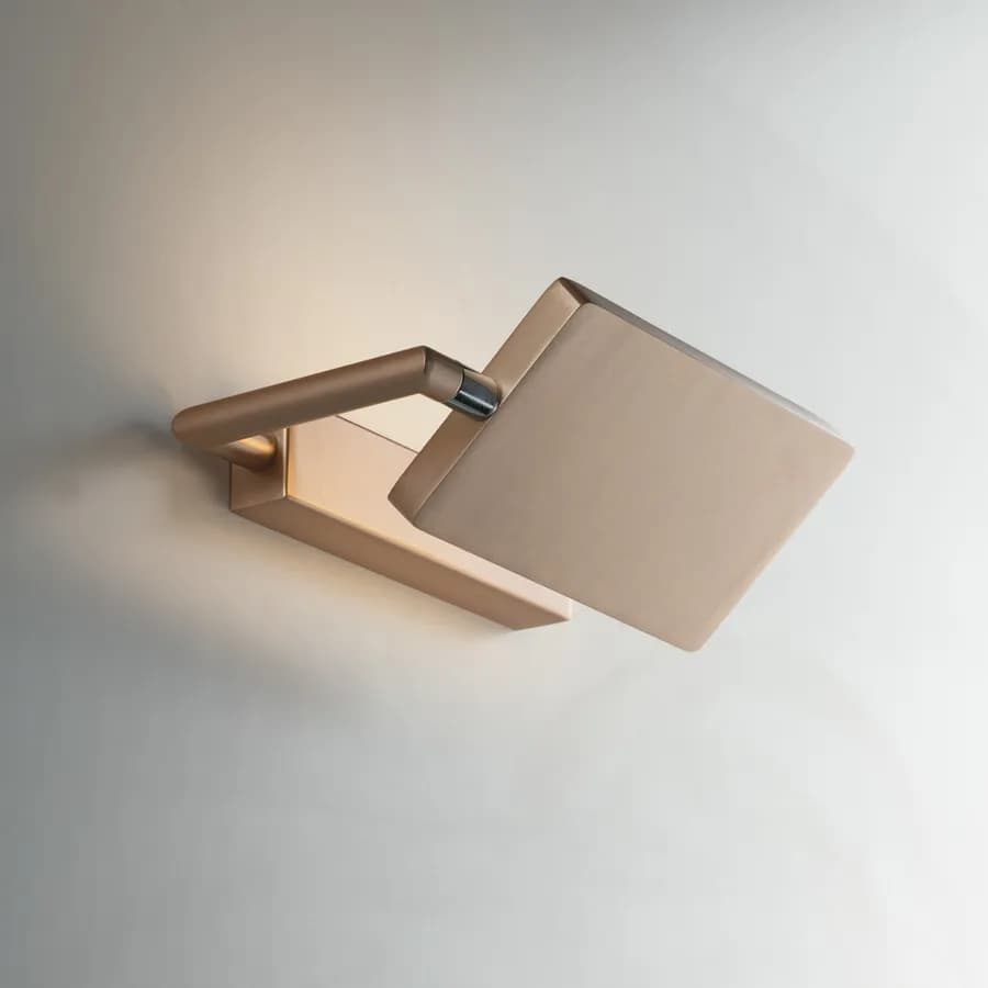 Applique 22,5 cm in alluminio oro e diffusore orientabile