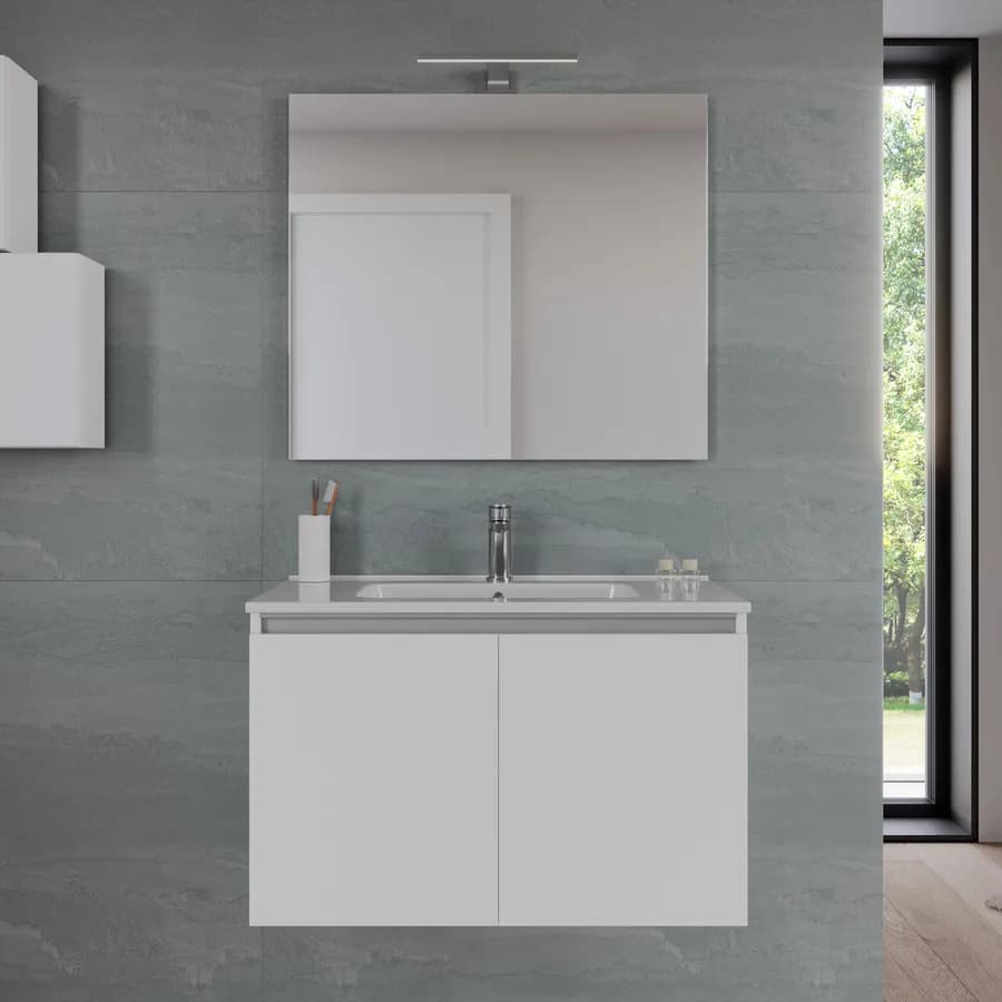Bagno completo con mobile sospeso 80 cm bianco opaco 2 ante con specchio sanitari e miscelatori - Davis