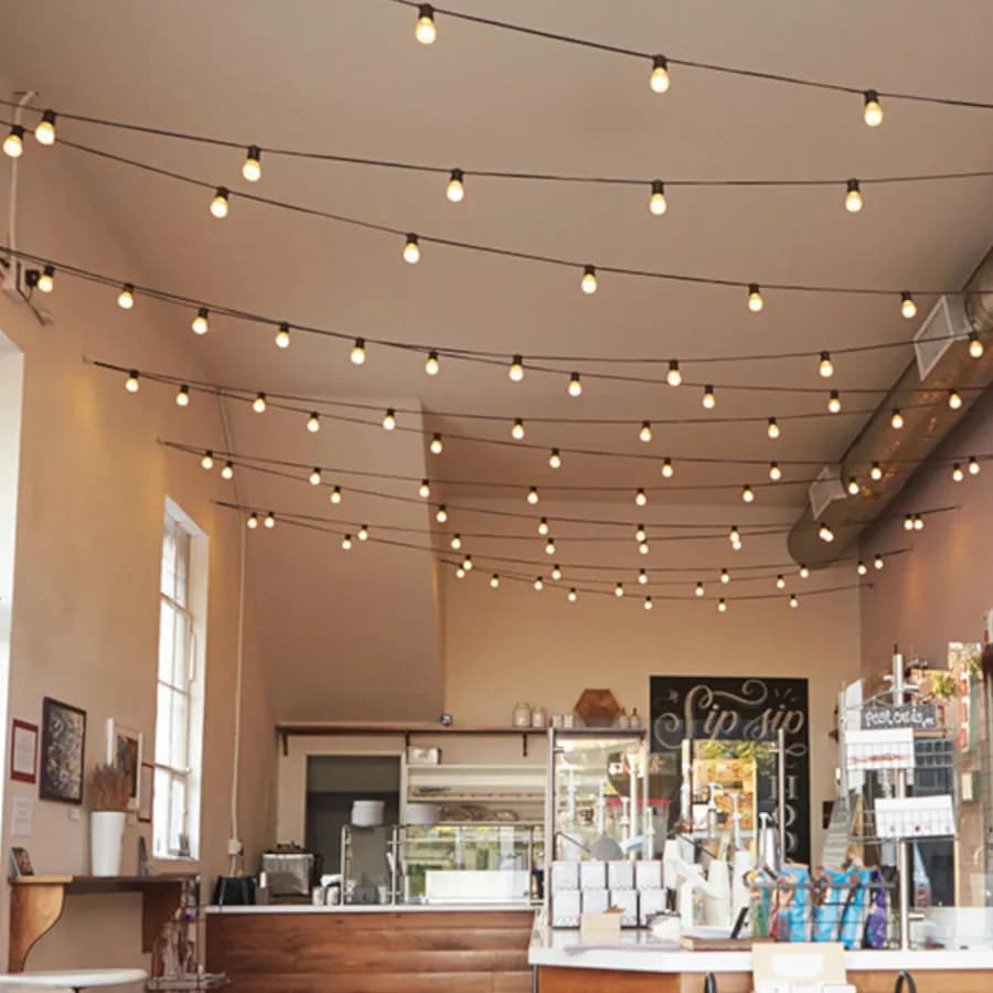Catena luminosa 10 lampadine per esterno da 5m con cavo nero