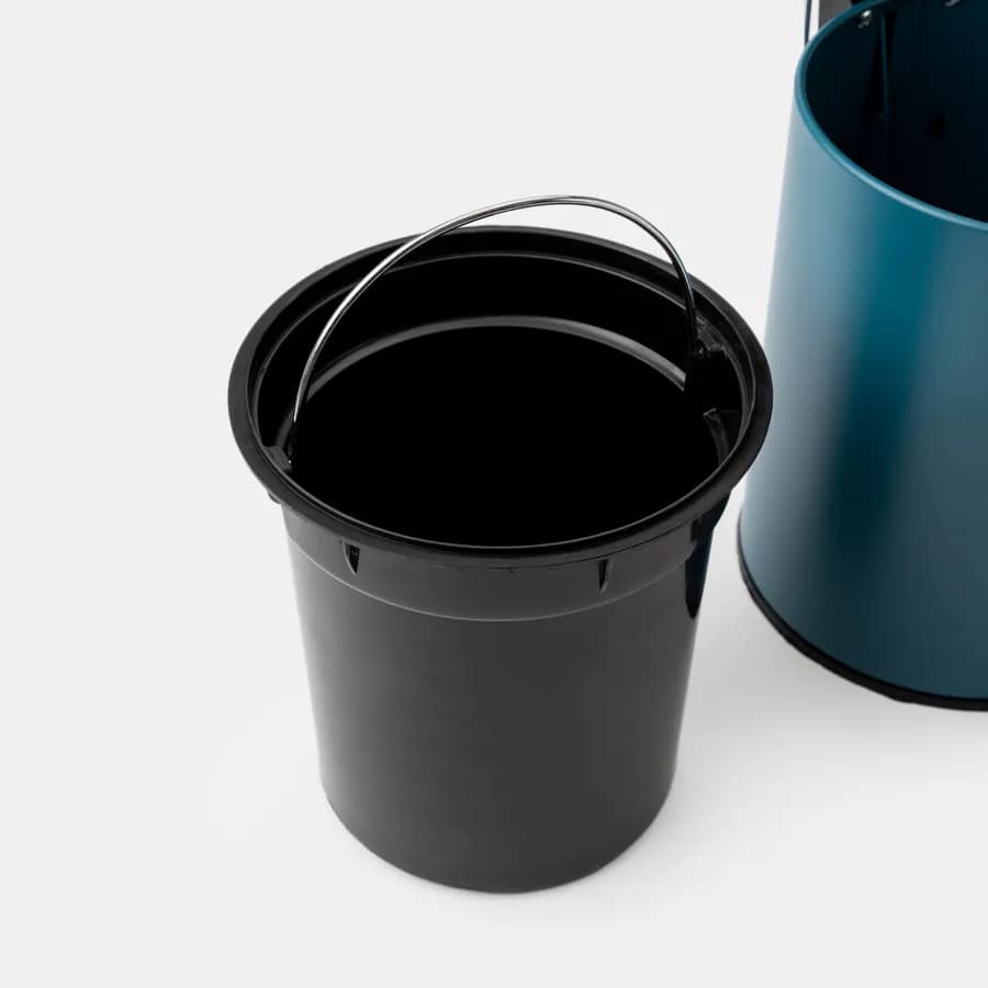 Cestino portarifiuti 3 litri in metallo blu petrolio con pedale e coperchio softclose - Unique