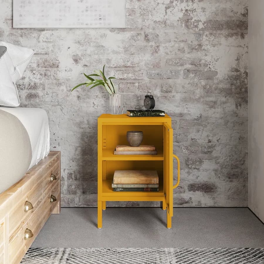Comodino 40x60h cm in acciaio verniciato giallo con 1 anta - Easton