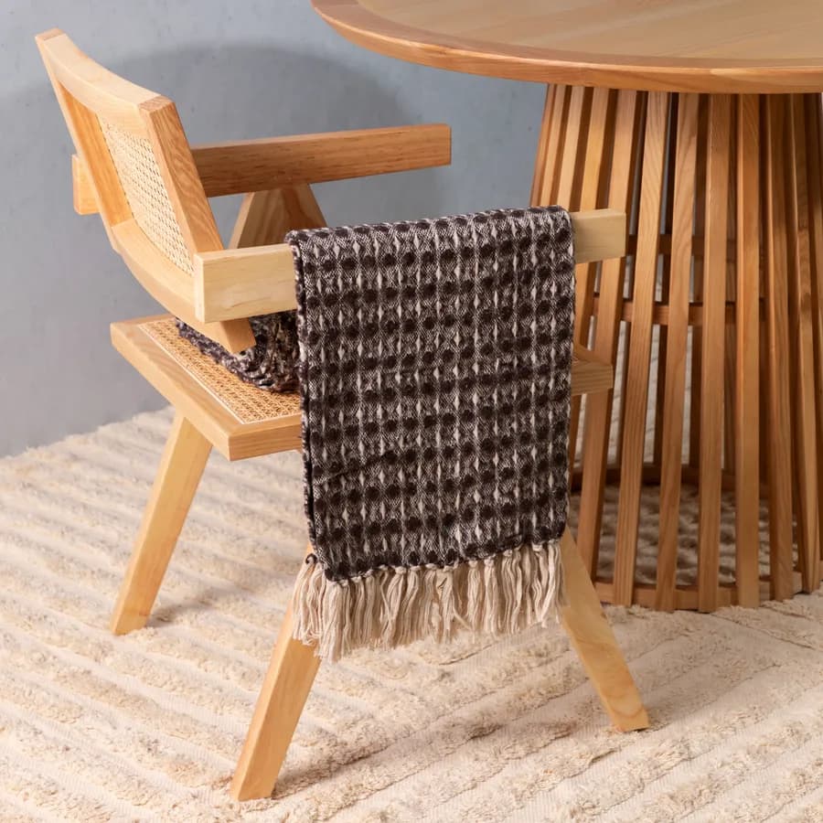 Coperta 170x130 cm in cotone marrone con frange
