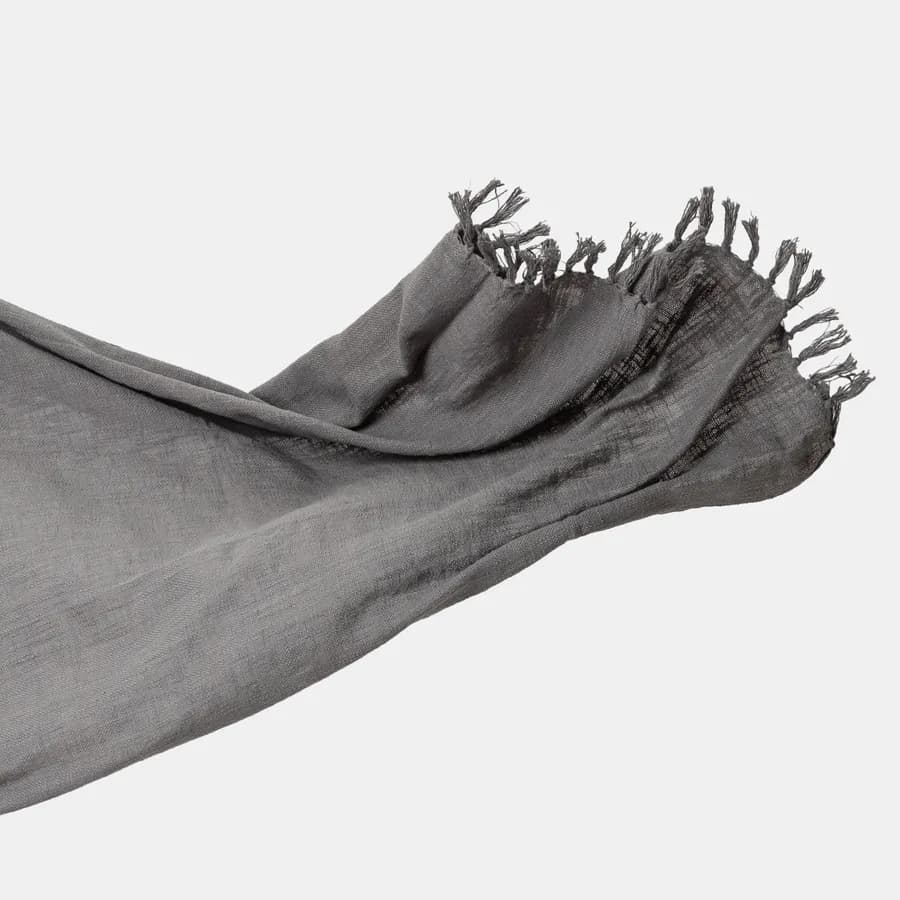 Copriletto 130x170 cm in cotone grigio chiaro con frange
