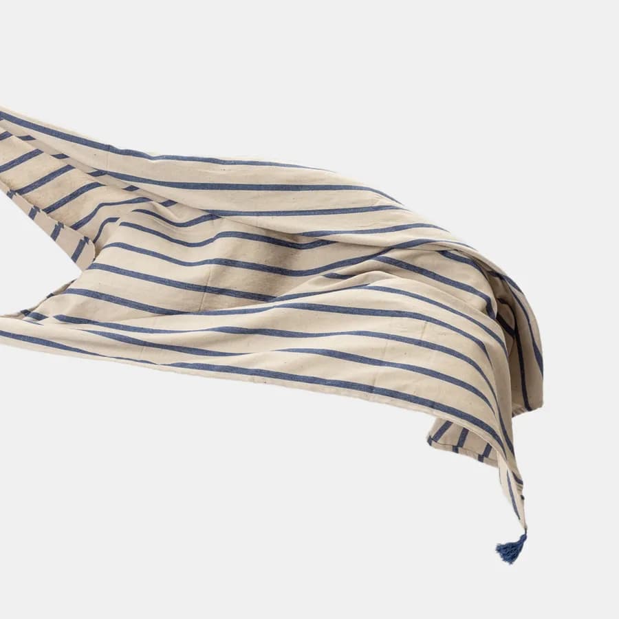Copriletto 130x170 cm in cotone blu e bianco a strisce con frange - Bea