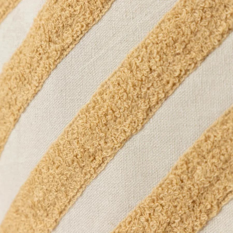 Cuscino sfoderabile 45x45 in tessuto beige con disegno geometrico microteddy sabbia
