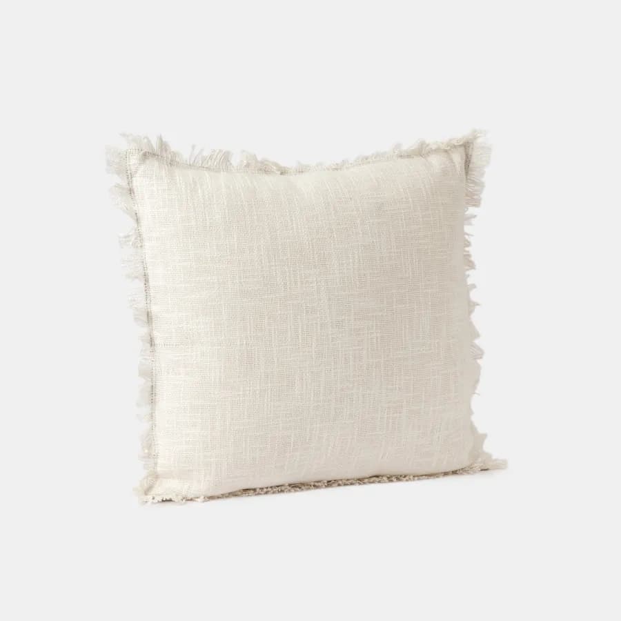 Cuscino sfoderabile 45x45 panna in bouclé con frange