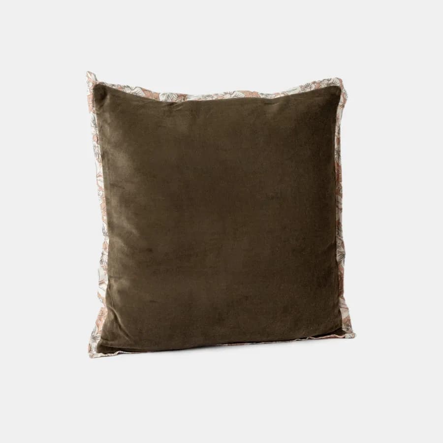 Cuscino sfoderabile 45x45 cm verde militare in velluto con bordino decorato