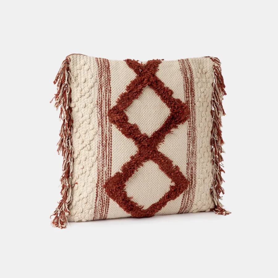 Cuscino sfoderabile 45x45 in macramè naturale con disegno e frange terracotta