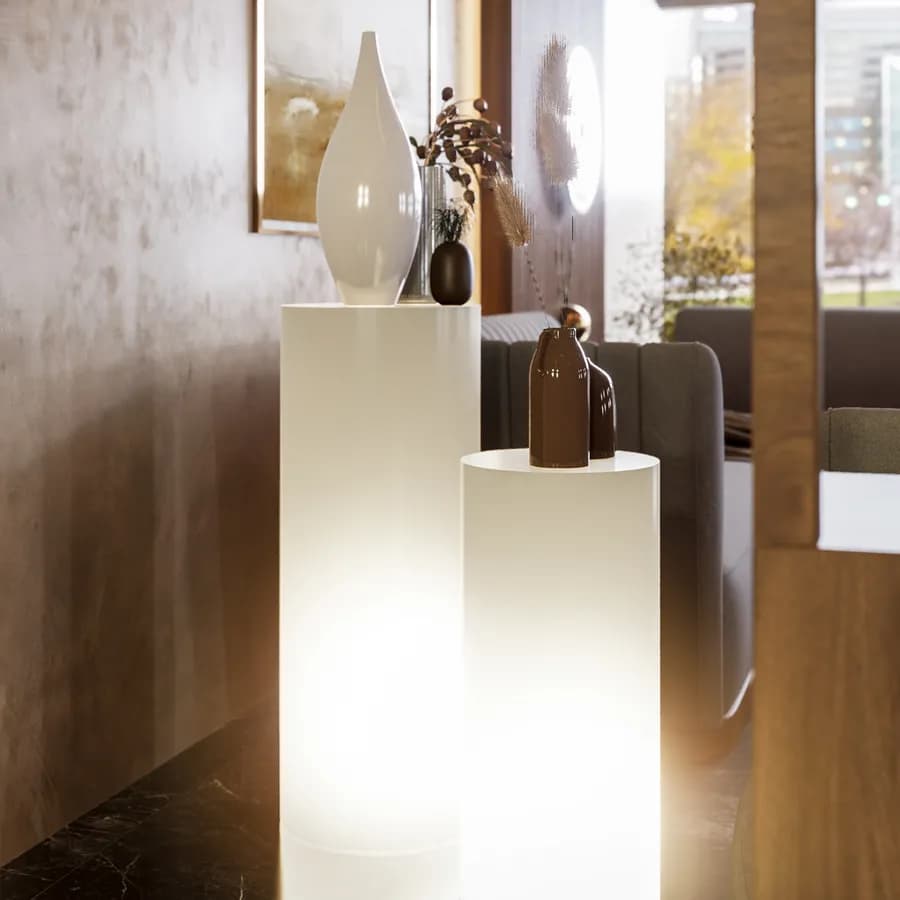 Espositore a colonna 90 h cm in polietilene neutro con kit luce
