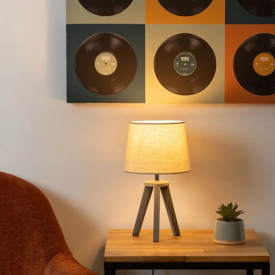 Lampada con treppiede 31 h cm in legno spazzolato e paralume beige - Dorick