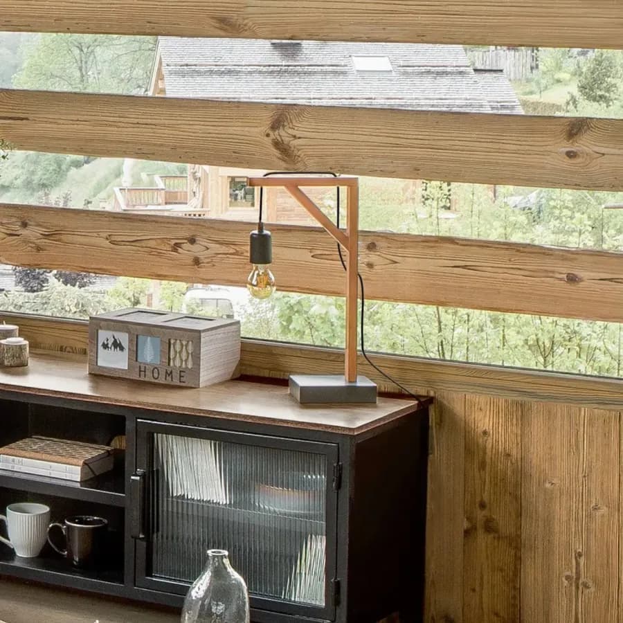 Lampada da tavolo h46 cm legno di pino e cemento