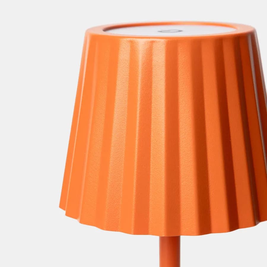 Lampada da tavolo touch a LED plissettata 14x40h cm in alluminio aragosta - Isobel