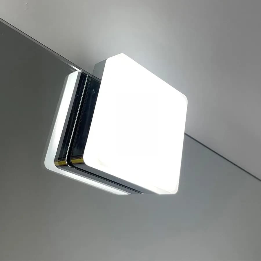 Lampada led 7,5x7,5x3,5 cm in abs cromo