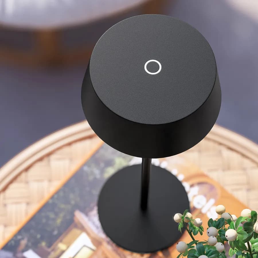 Lampada LED da tavolo portatile in alluminio nero - Daikiri