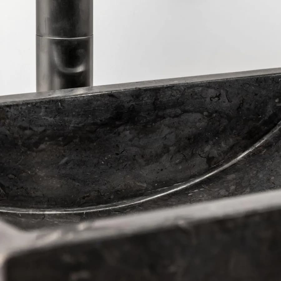 Lavabo da appoggio 45x30 cm in marmo levigato nero - Artizan