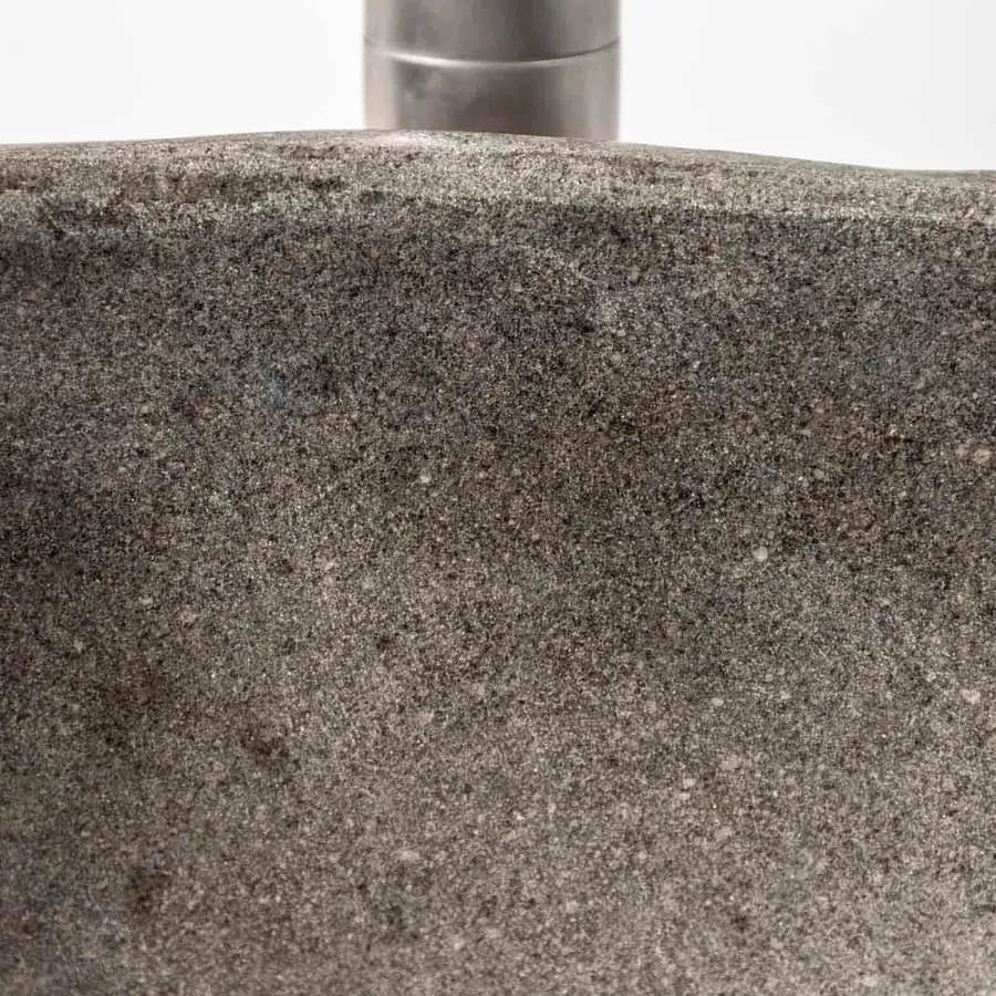 Lavabo da appoggio 53x48 cm lavorazione artigianale in pietra naturale di fiume antracite - Artizan