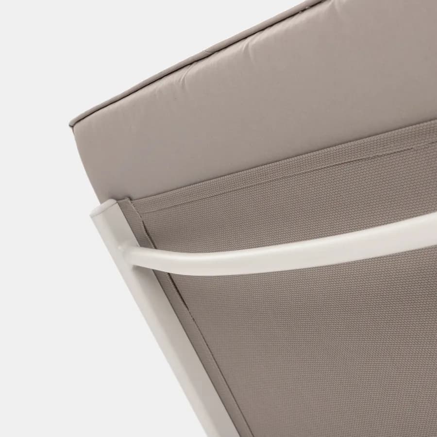 Lettino prendisole con schienale reclinabile in alluminio bianco e cuscino grigio chiaro - Elitian