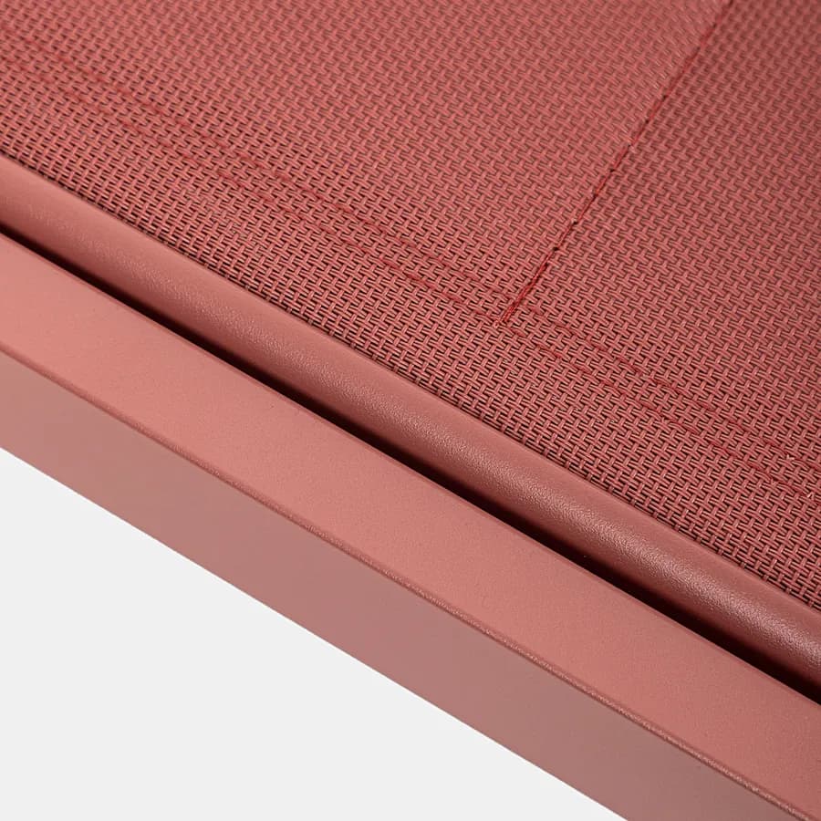 Lettino reclinabile con ruote in acciaio e textilene imbottito terracotta - Zanzibar
