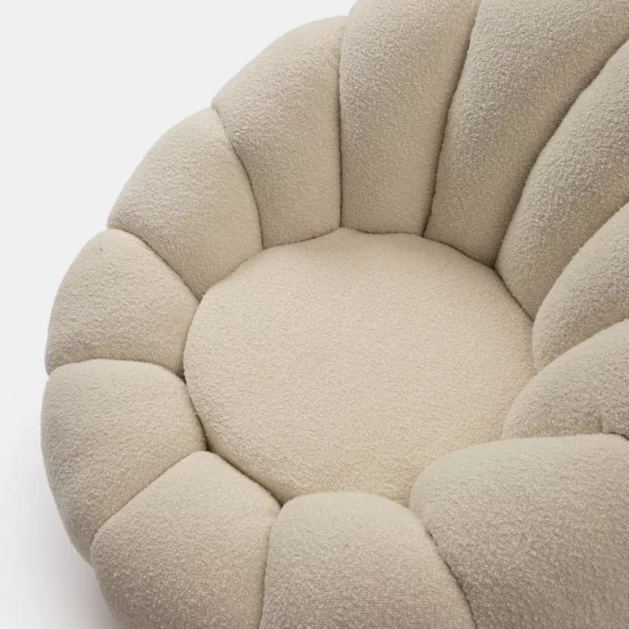 Maxi poltrona girevole a fiore bouclé panna - Silas