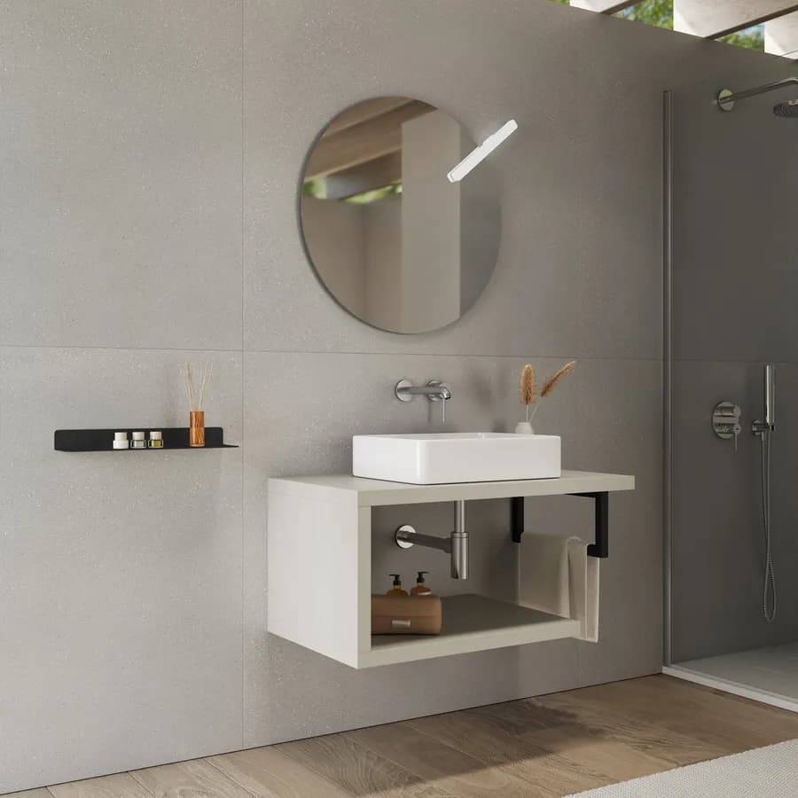 Mensolone bagno 80 cm con ripiano in legno rovere bianco e portasalviette nero opaco - Plain