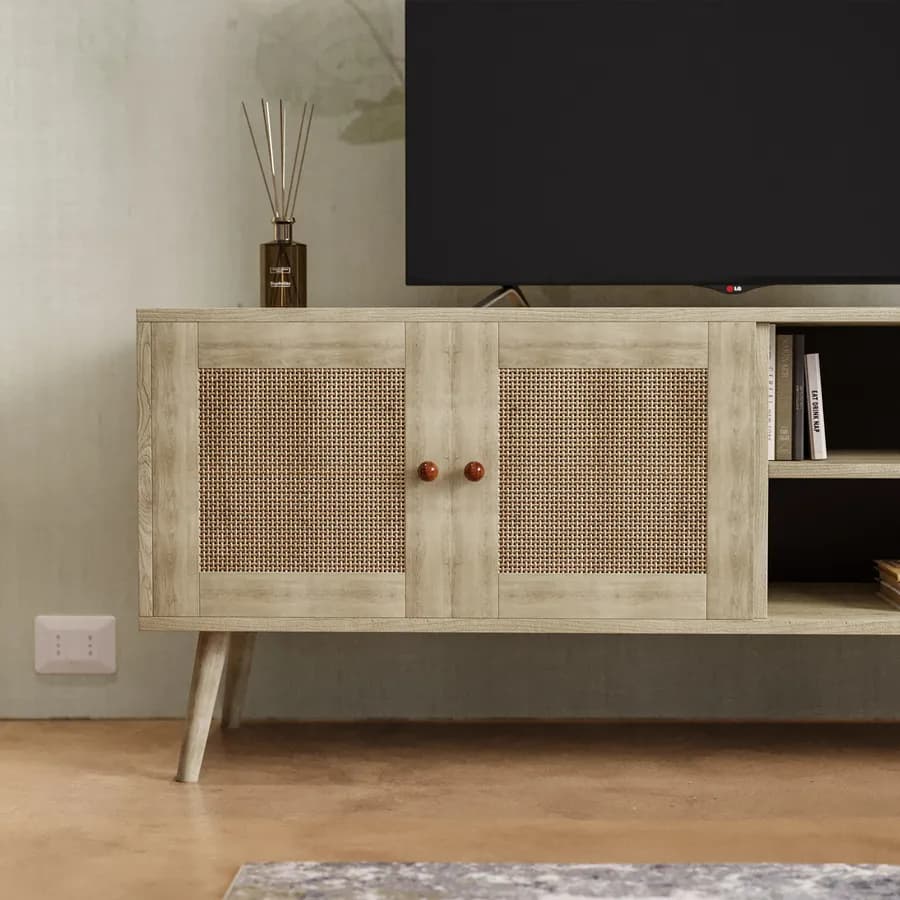 Mobile porta tv 140x54h cm in legno naturale con 2 ante in rattan e vani a giorno - Boheme