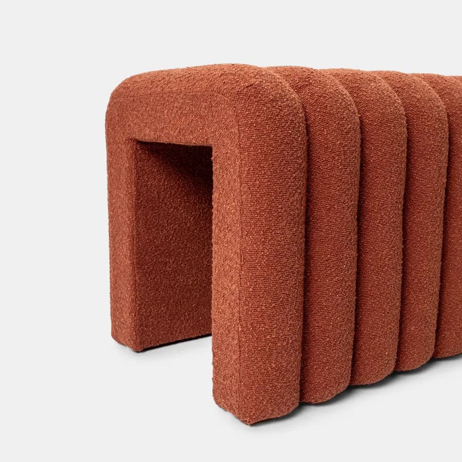 Panca 80x48 cm design ad arco in tessuto bouclé terraccotta - Rudy