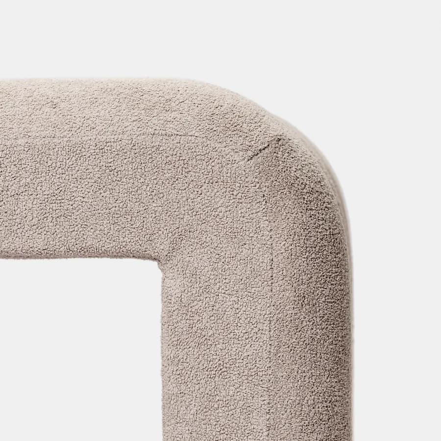 Panca 80x48 cm design ad arco in tessuto micro teddy grigio chiaro - Rudy