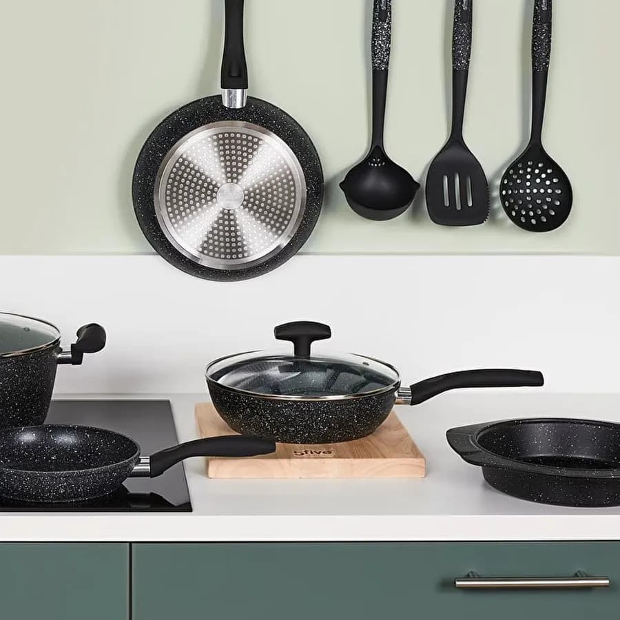 Padella antiaderente 29x18h cm in alluminio forgiato effetto pietra nero con coperchio in vetro - Yasmira