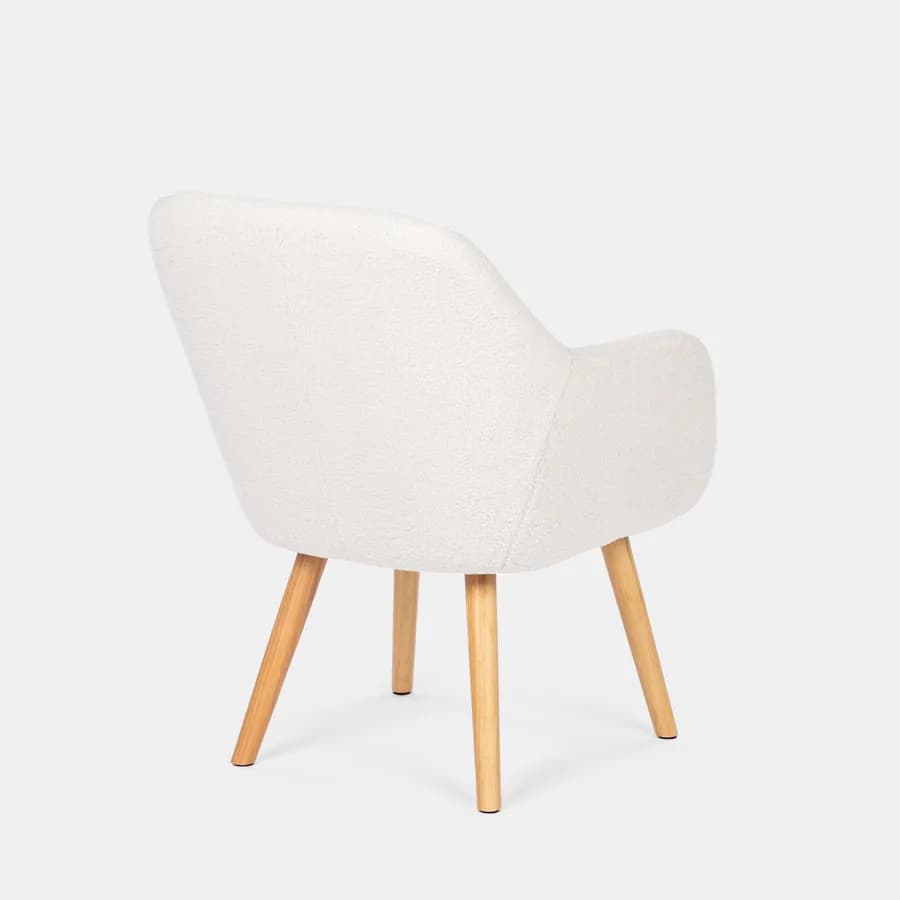 Poltrona in tessuto teddy bianco con gambe in legno - Yisa