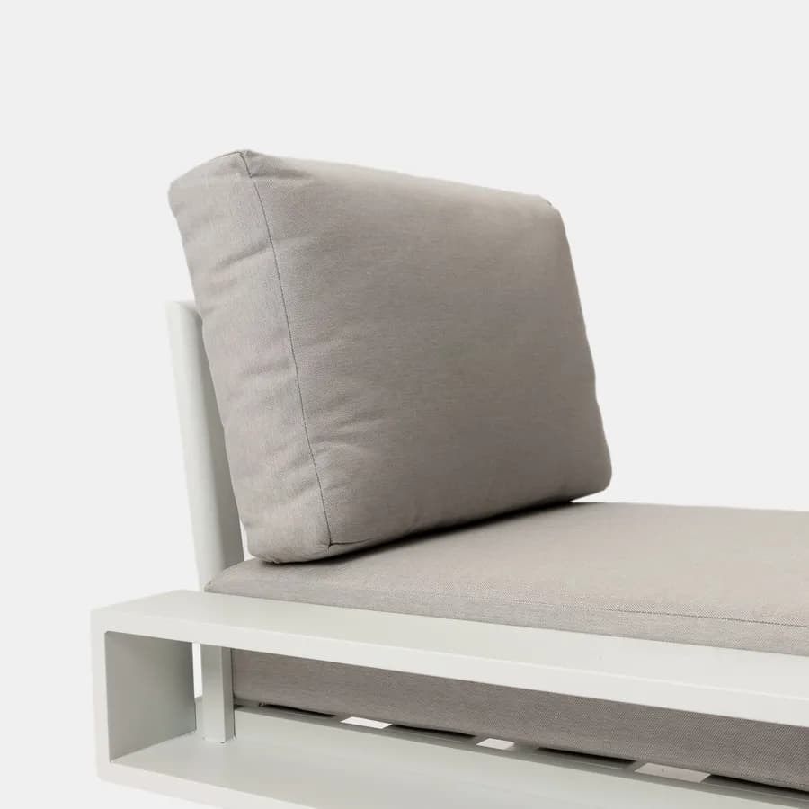 Poltrona da giardino in alluminio bianco con cuscini beige - Parfa