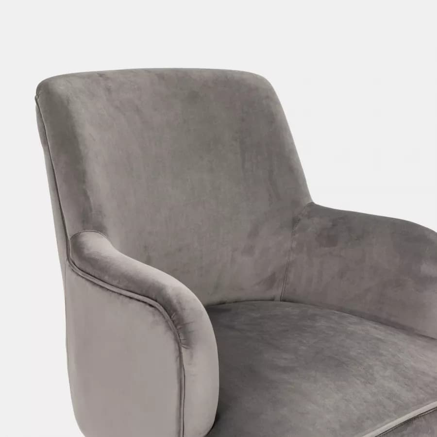 Poltrona in velluto grigio scuro con gambe in legno - Elenor