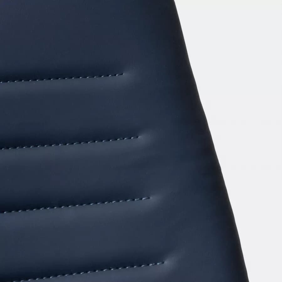 Poltrona da ufficio girevole in similpelle blu con struttura cromo - Supra