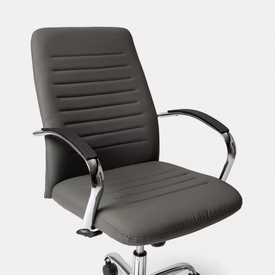 Poltrona da ufficio girevole in similpelle grigio scuro con struttura cromo - Supra