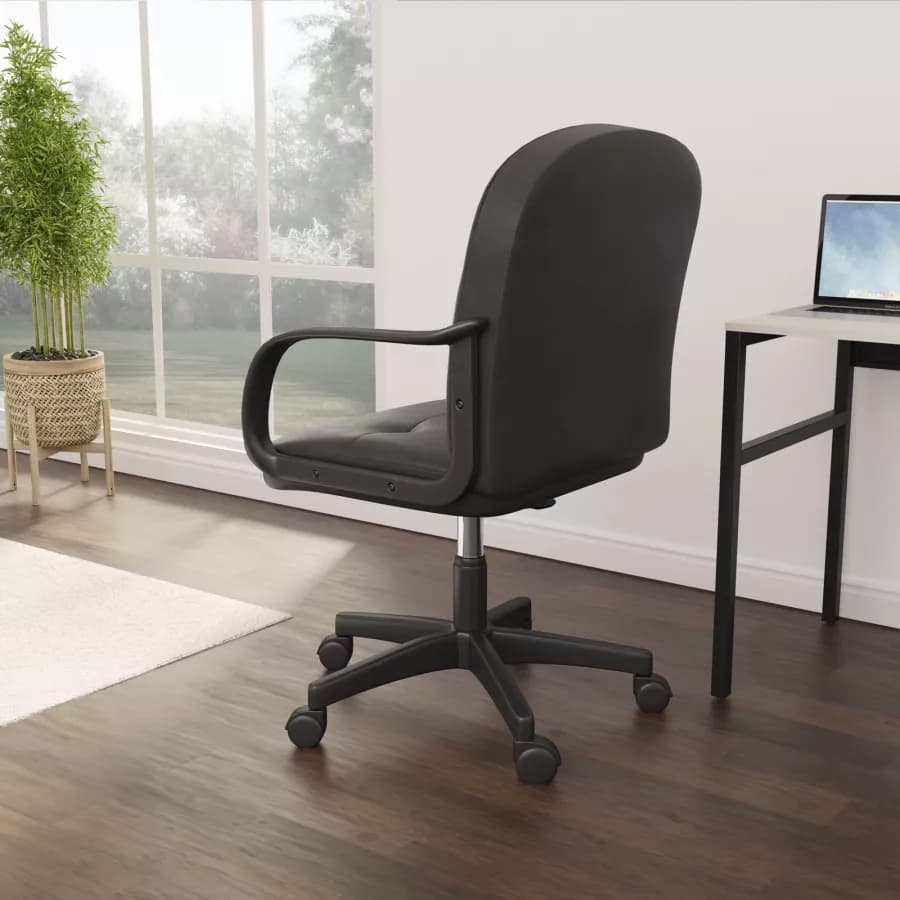 Sedia da ufficio girevole in similpelle nera - Magnum