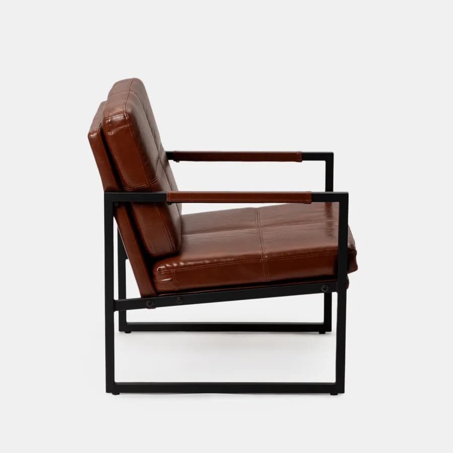 Poltrona in similpelle cognac con struttura in metallo nero - Dudley