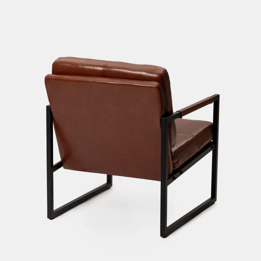 Poltrona in similpelle cognac con struttura in metallo nero - Dudley