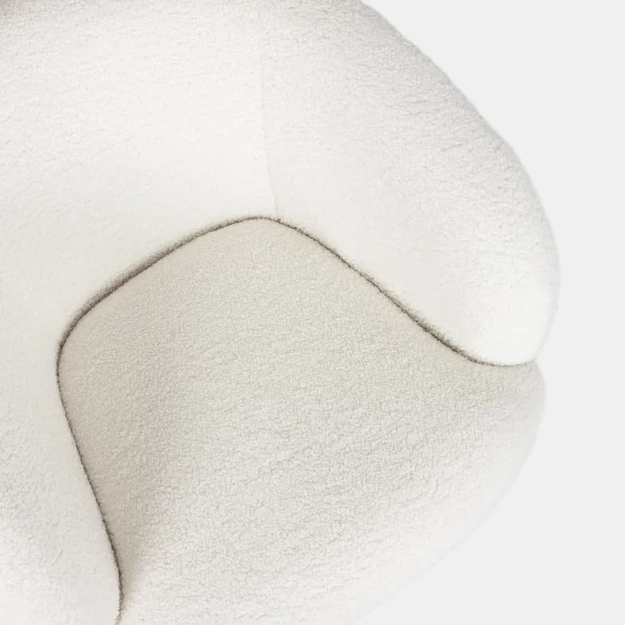 Poltrona in tessuto teddy bianco con braccioli e gambe nere - Jinny