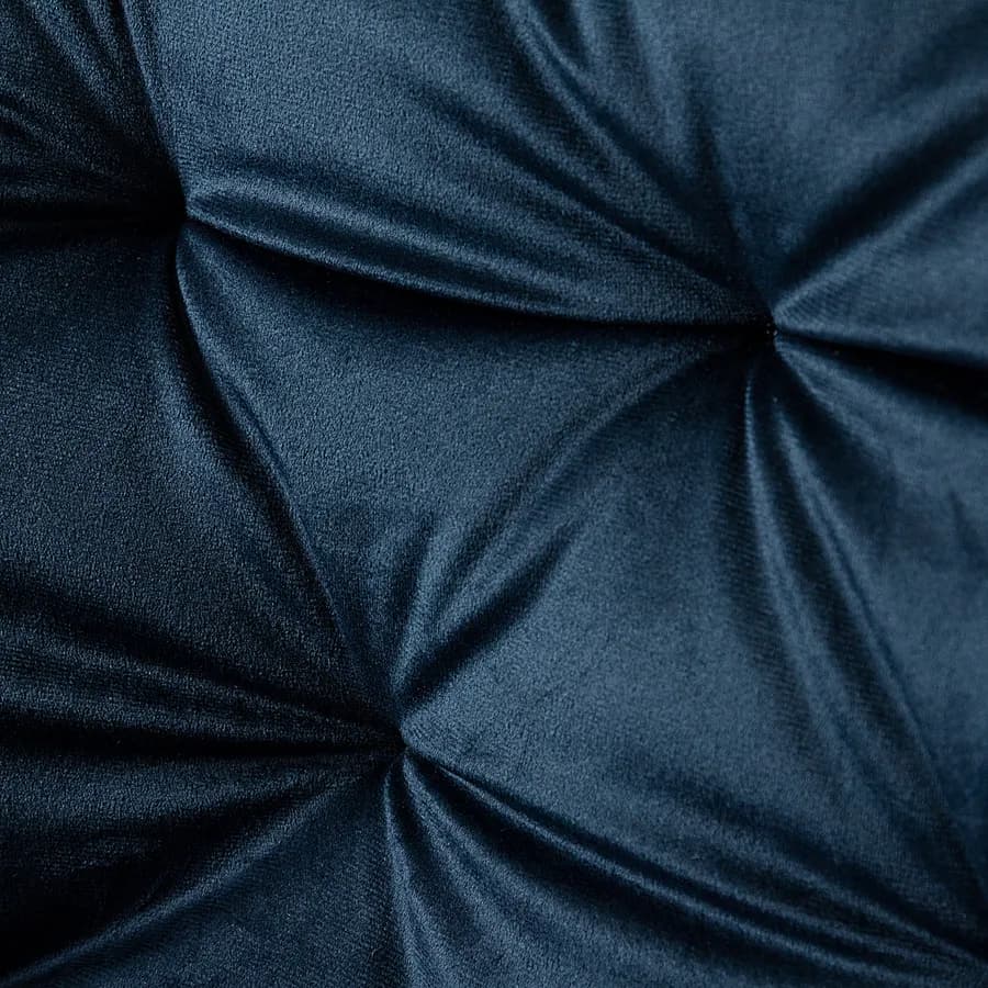 Poltrona in velluto trapuntato blu con gambe in metallo nero - Sulis