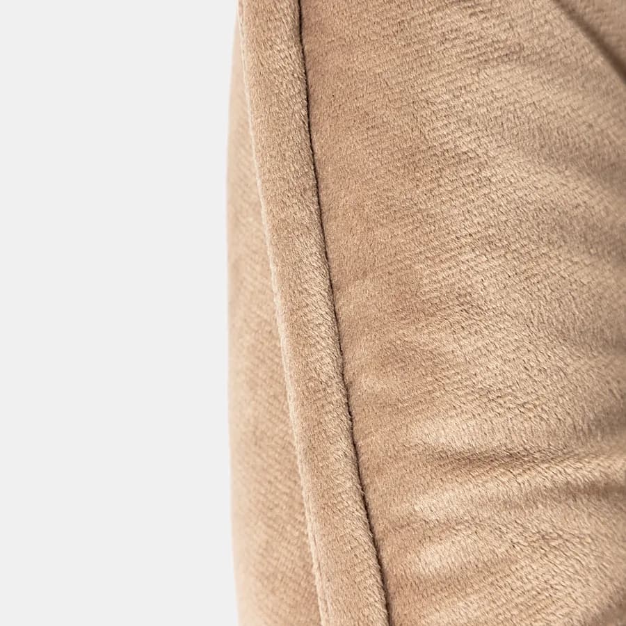 Poltrona in velluto trapuntato cappuccino con gambe in metallo nero - Sulis