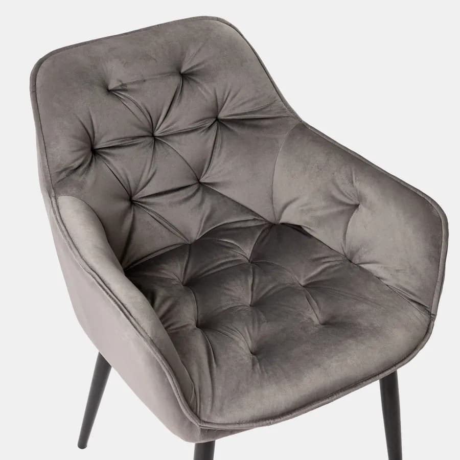 Poltrona in velluto trapuntato grigio scuro con gambe in metallo nero - Sulis