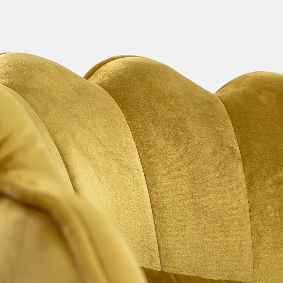 Poltrona in velluto giallo ocra con gambe oro - Oden