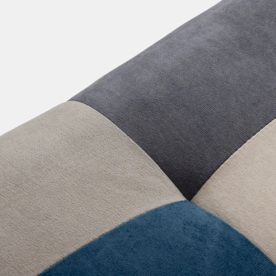 Poltrona scandinava in tessuto patchwork multicolor blu con poggiapiedi - Copenaghen