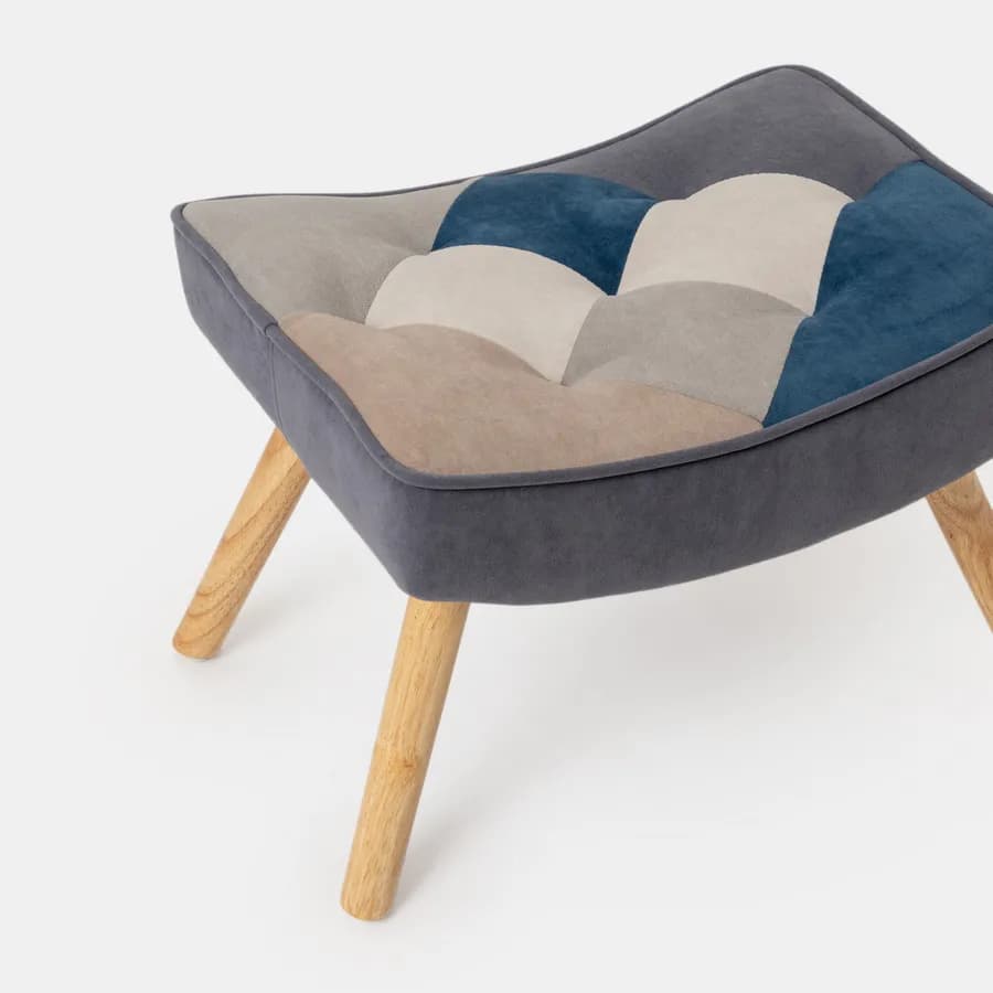 Poltrona scandinava in tessuto patchwork multicolor blu con poggiapiedi - Copenaghen