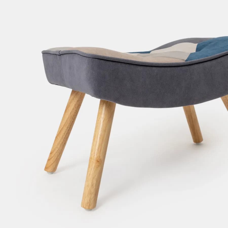 Poltrona scandinava in tessuto patchwork multicolor blu con poggiapiedi - Copenaghen