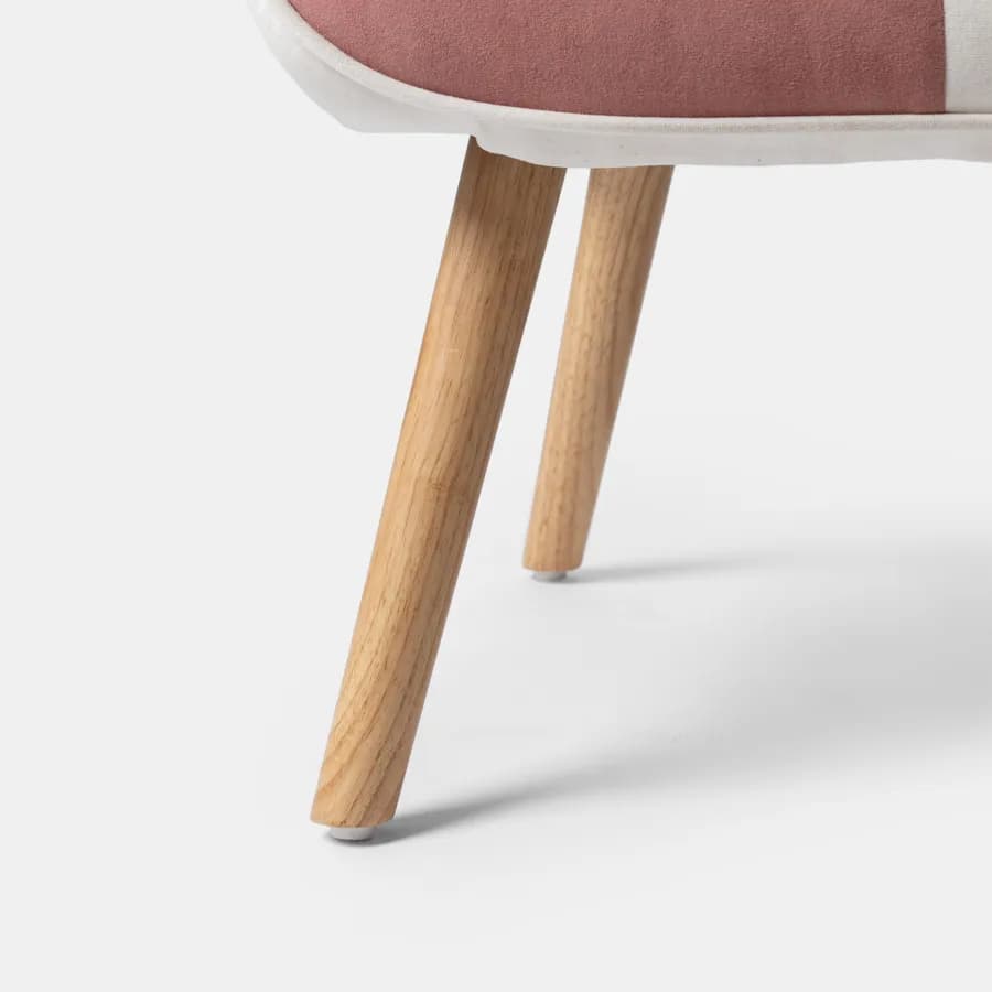 Poltrona scandinava in tessuto patchwork multicolor rosa con poggiapiedi - Copenaghen