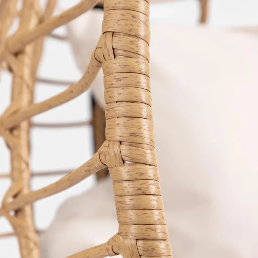 Poltrona sospesa in acciaio e polyrattan naturale con cuscini - Strobo