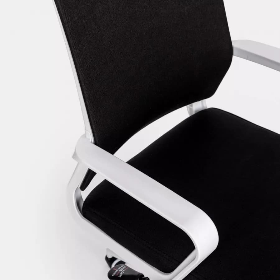Poltrona da ufficio girevole in tessuto nero con supporto ergonomico bianco - Australe