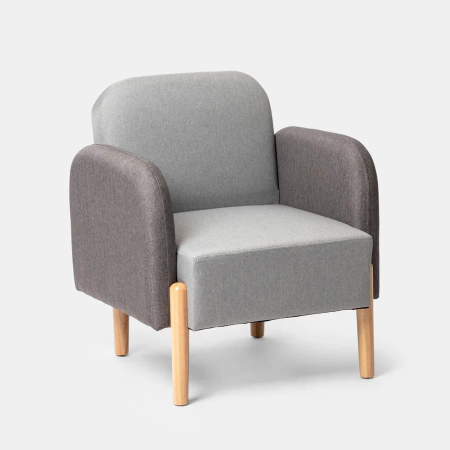 Poltrona vintage in tessuto grigio chiaro con braccioli grigio scuro e gambe in legno - Umbra