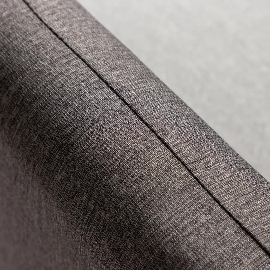Poltrona vintage in tessuto grigio chiaro con braccioli grigio scuro e gambe in legno - Umbra