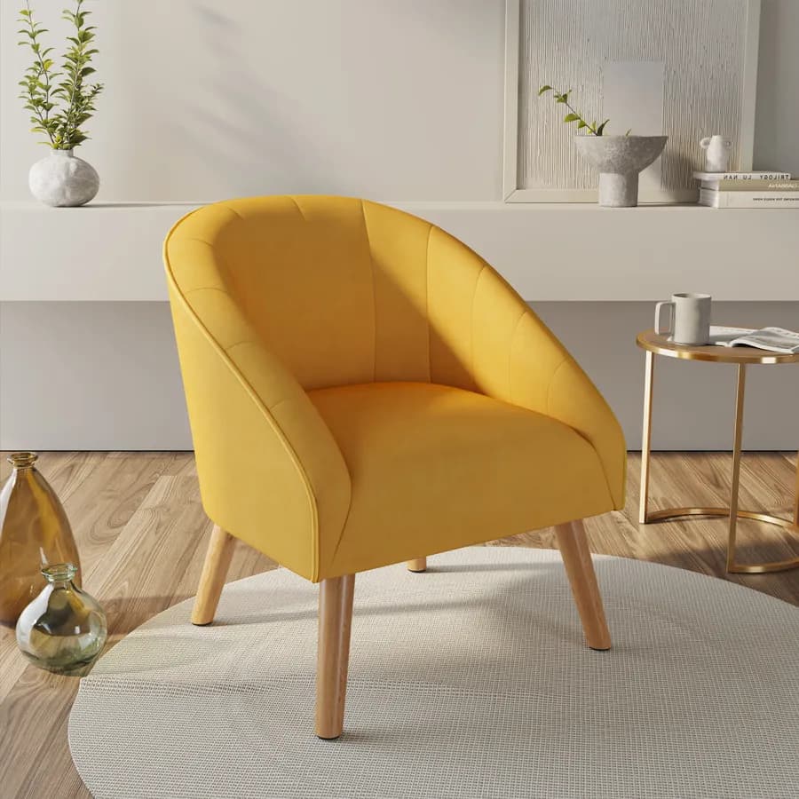 Poltrona in velluto giallo ocra con gambe effetto legno - Fable